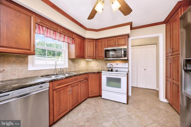 1 HESSIAN CT, Downingtown, PA 19335