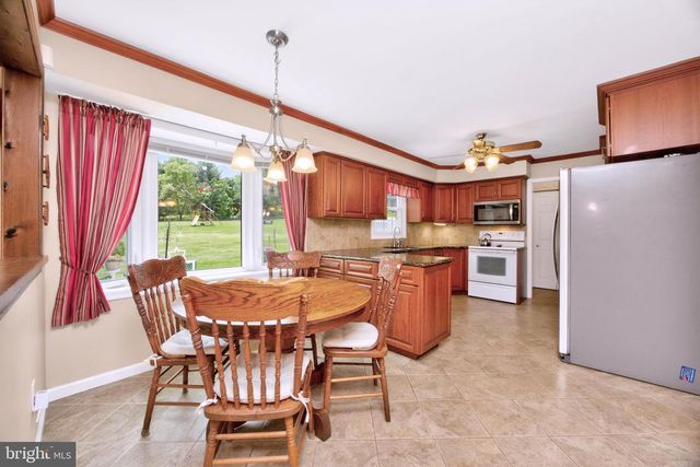 1 HESSIAN CT, Downingtown, PA 19335