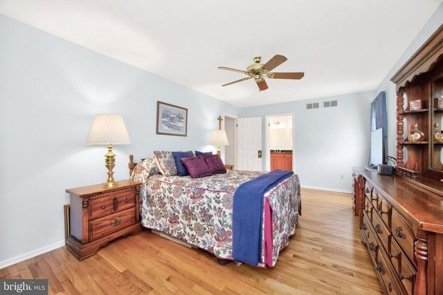 1 HESSIAN CT, Downingtown, PA 19335