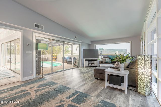 9 Fountainebleau Circle, Daytona Beach, FL 32118
