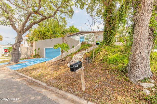 9 Fountainebleau Circle, Daytona Beach, FL 32118