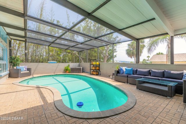 9 Fountainebleau Circle, Daytona Beach, FL 32118