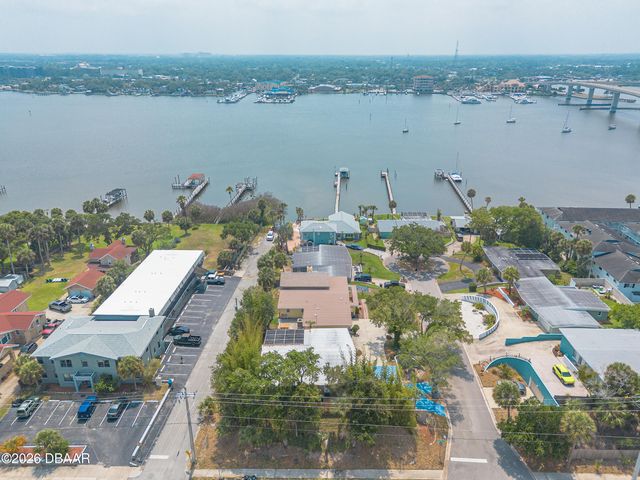 9 Fountainebleau Circle, Daytona Beach, FL 32118