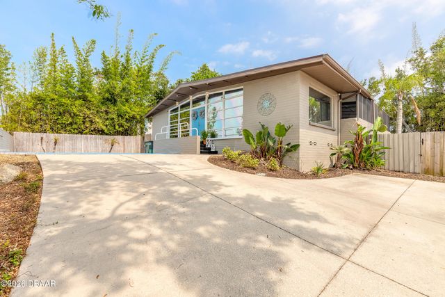 9 Fountainebleau Circle, Daytona Beach, FL 32118