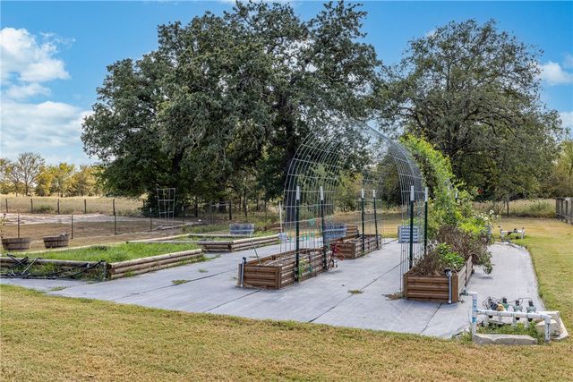 8700 Tejas Ranch Loop, Bryan, TX 77808