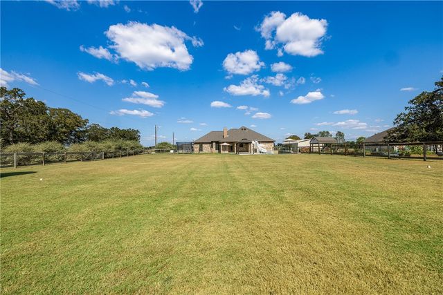 8700 Tejas Ranch Loop, Bryan, TX 77808