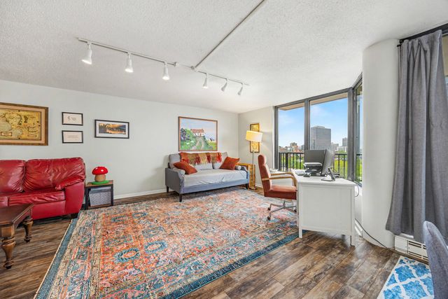 4170 N Marine Drive 11H, Chicago, IL 60613