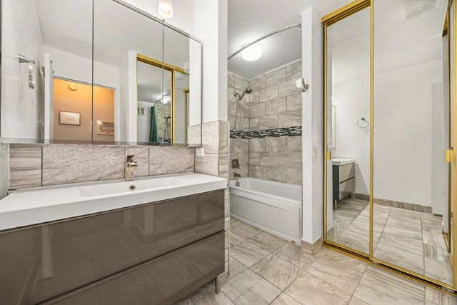 4170 N Marine Drive 11H, Chicago, IL 60613