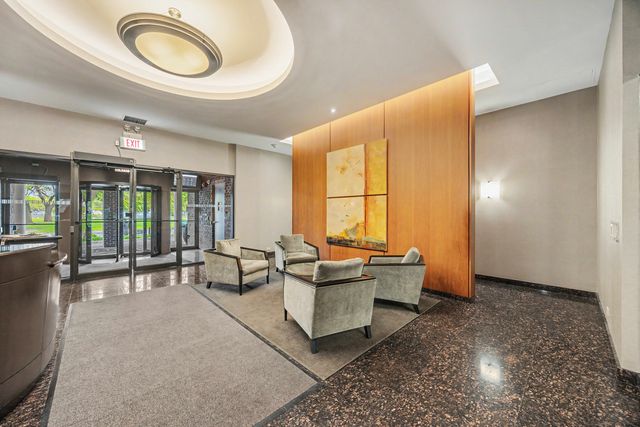 4170 N Marine Drive 11H, Chicago, IL 60613