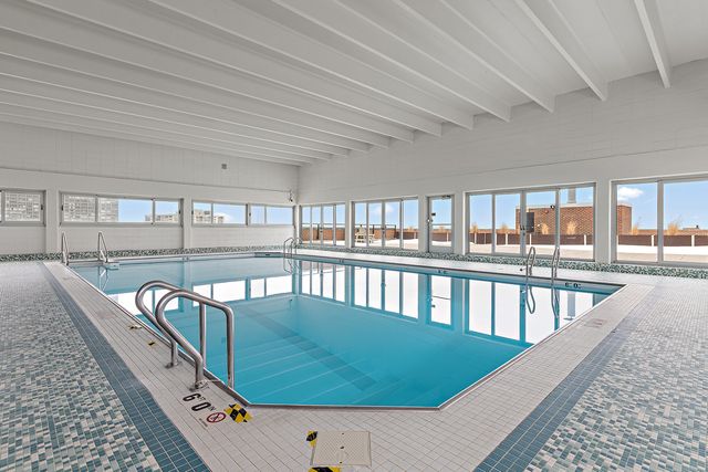 4170 N Marine Drive 11H, Chicago, IL 60613