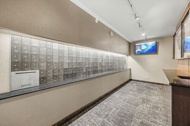 4170 N Marine Drive 11H, Chicago, IL 60613