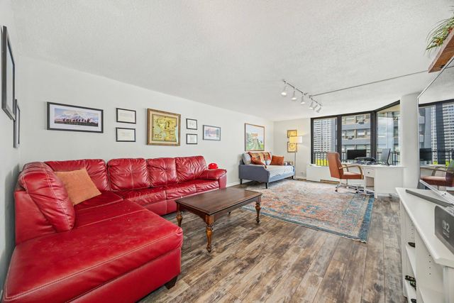4170 N Marine Drive 11H, Chicago, IL 60613