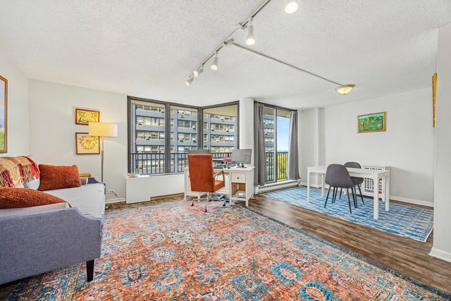 4170 N Marine Drive 11H, Chicago, IL 60613