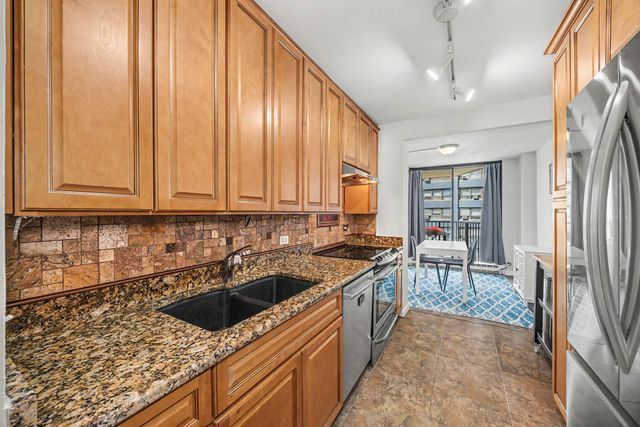 4170 N Marine Drive 11H, Chicago, IL 60613