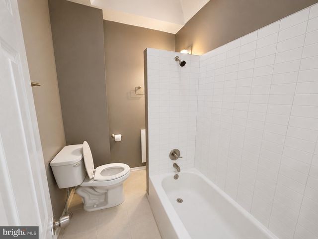 1322 S NEWKIRK ST, Philadelphia, PA 19146