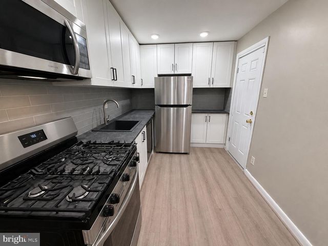 1322 S NEWKIRK ST, Philadelphia, PA 19146