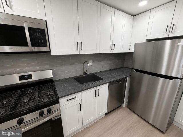 1322 S NEWKIRK ST, Philadelphia, PA 19146