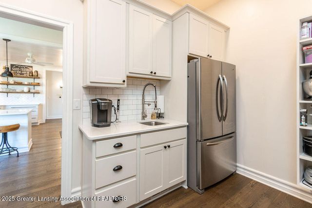 3811 Meridian Road, Okemos, MI 48864