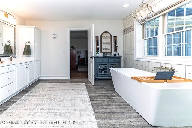 3811 Meridian Road, Okemos, MI 48864