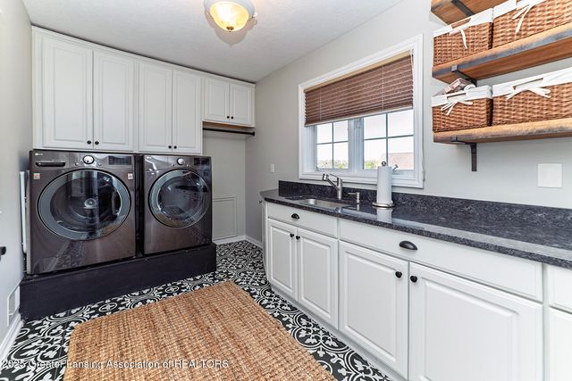 3811 Meridian Road, Okemos, MI 48864