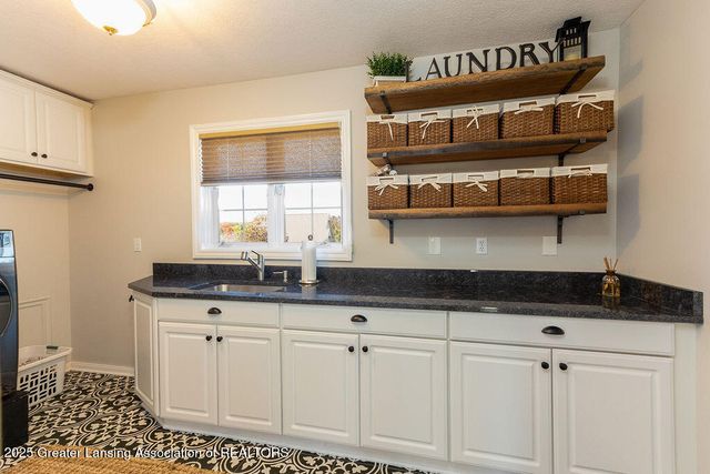 3811 Meridian Road, Okemos, MI 48864