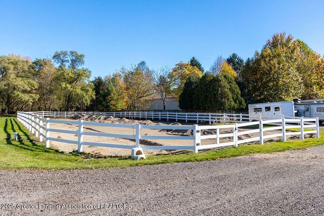 3811 Meridian Road, Okemos, MI 48864