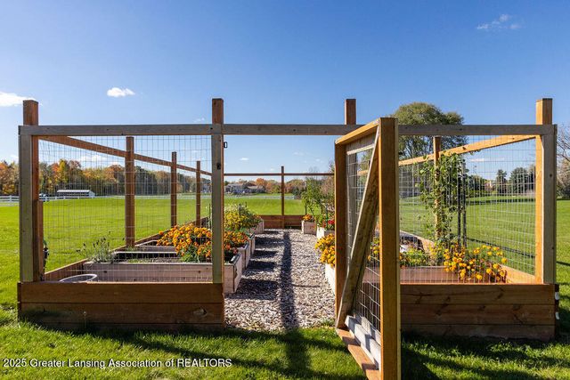 3811 Meridian Road, Okemos, MI 48864