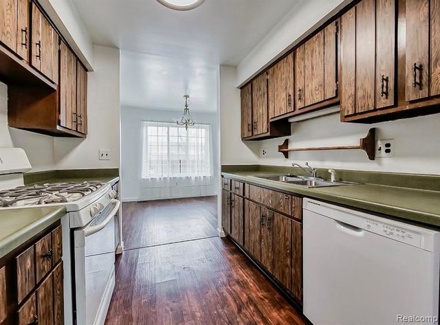 2134 Wickham Street, Royal Oak, MI 48073