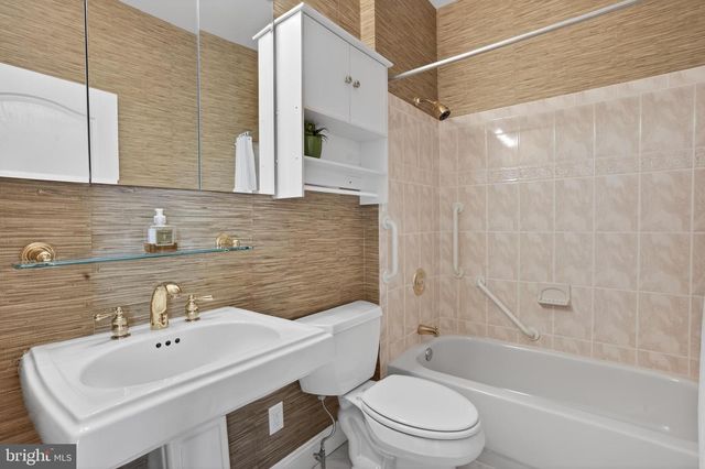 1482 QUAKER RIDGE, West Chester, PA 19380