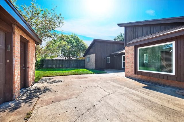 5038 Crestwick, Corpus Christi, TX 78413