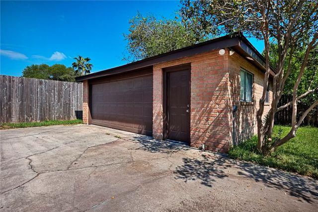 5038 Crestwick, Corpus Christi, TX 78413