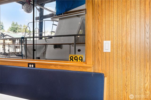 2401 N Northlake Way, Seattle, WA 98103
