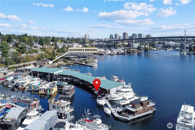 2401 N Northlake Way, Seattle, WA 98103