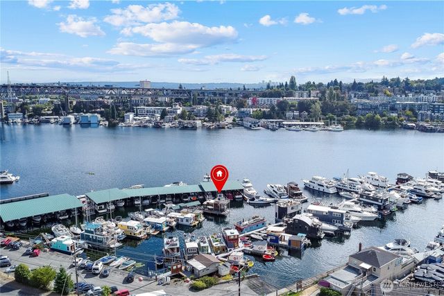 2401 N Northlake Way, Seattle, WA 98103