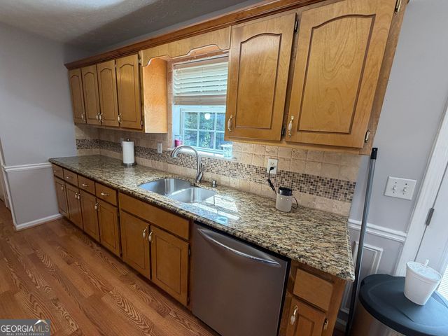 301 Wolf Creek Place, Locust Grove, GA 30248
