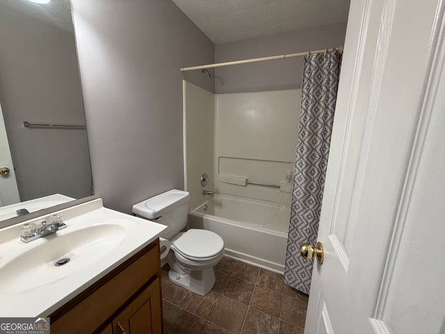 301 Wolf Creek Place, Locust Grove, GA 30248