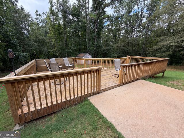 301 Wolf Creek Place, Locust Grove, GA 30248