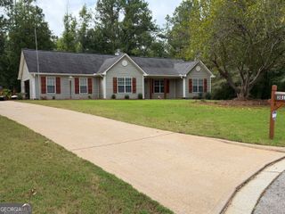 301 Wolf Creek Place, Locust Grove, GA 30248
