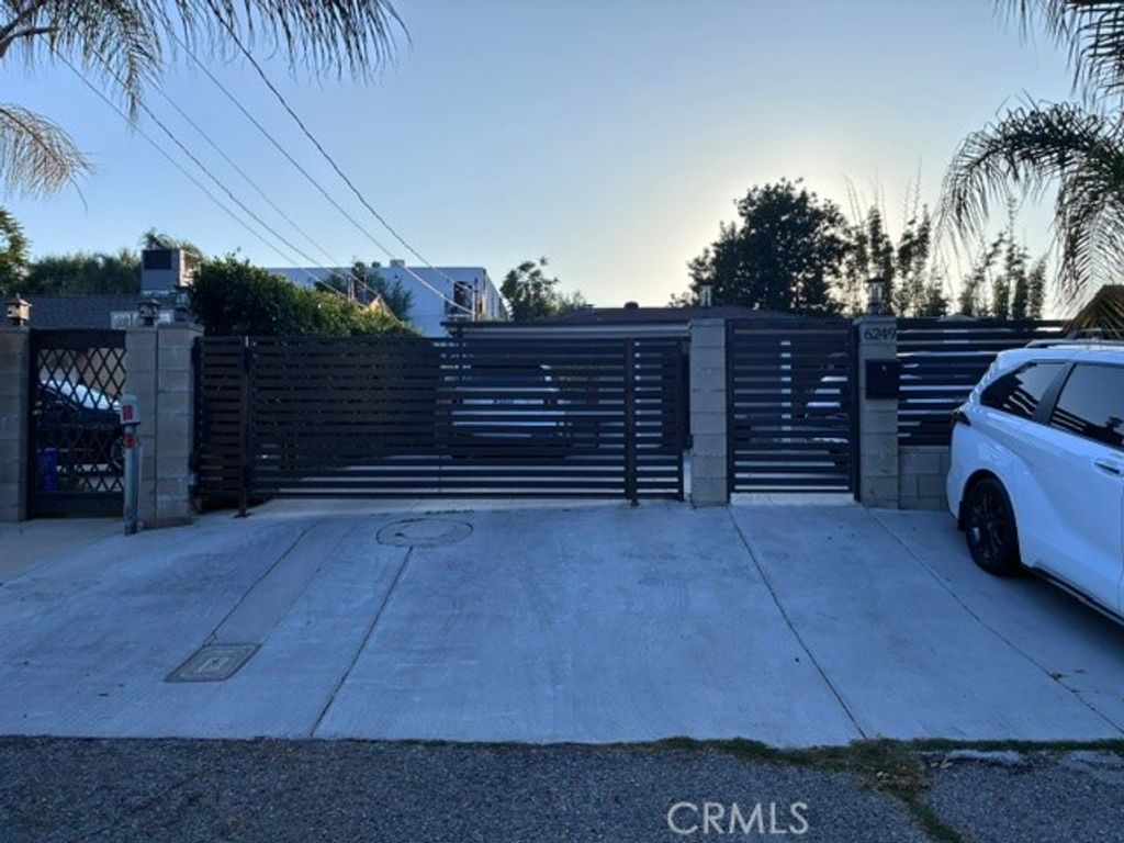 6249 Longridge, Van Nuys, CA 91401