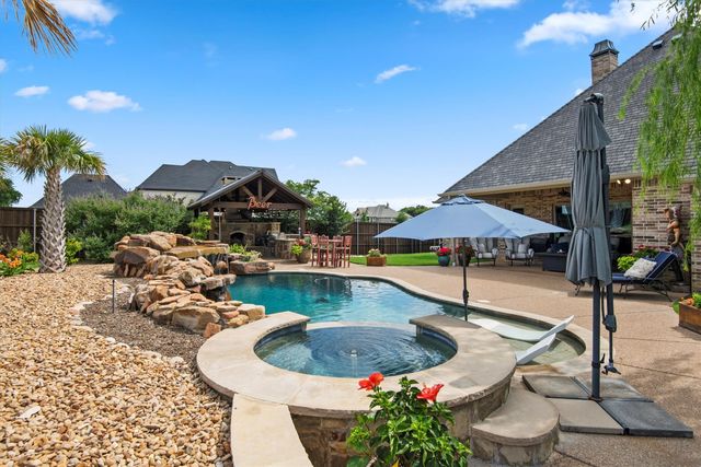 103 Eagle Point Drive, Waxahachie, TX 75165