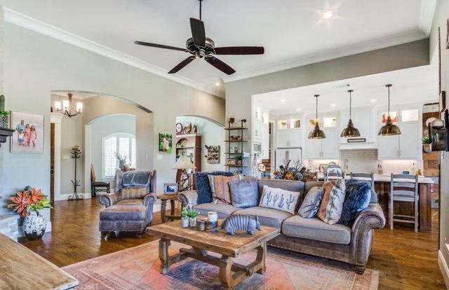 103 Eagle Point Drive, Waxahachie, TX 75165