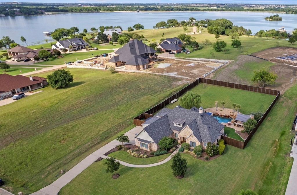103 Eagle Point Drive, Waxahachie, TX 75165