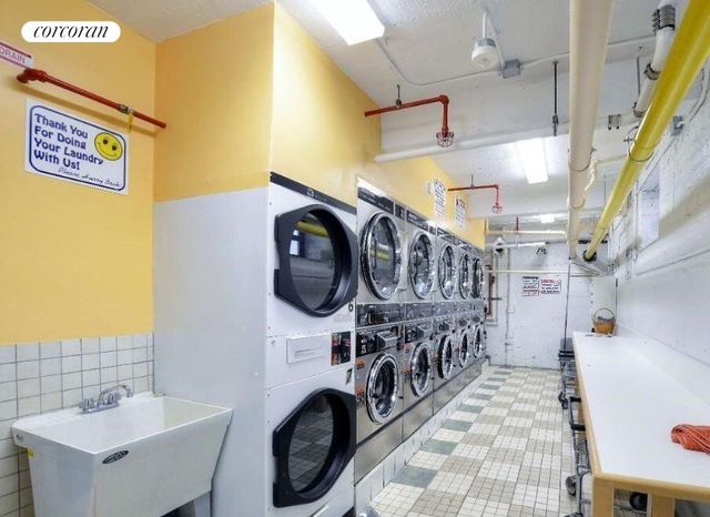 2514 31st Ave Apt 1E, New York City, NY 11106