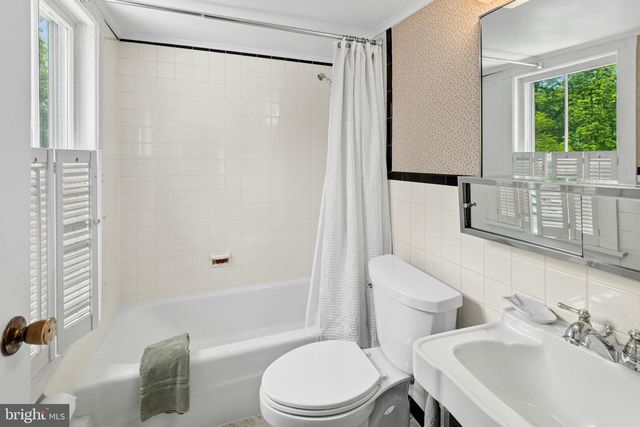 282 CRABAPPLE LN, East Stroudsburg, PA 18302