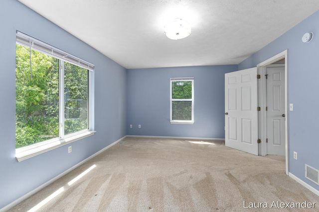 8507 Courtland Drive NE 4, Rockford, MI 49341