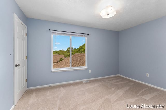 8507 Courtland Drive NE 4, Rockford, MI 49341