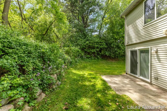 8507 Courtland Drive NE 4, Rockford, MI 49341