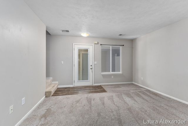 8507 Courtland Drive NE 4, Rockford, MI 49341