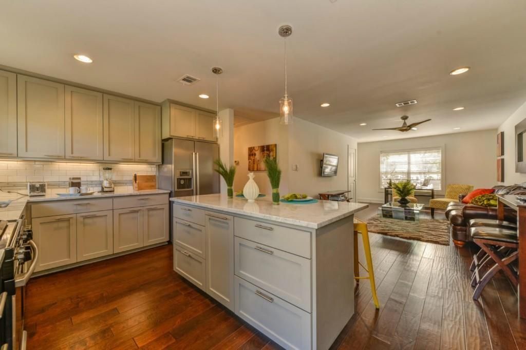 1110 W Oltorf ST, Austin, TX 78704