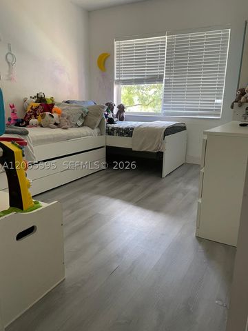 3551 SW 11th St 7B, Miami, FL 33135